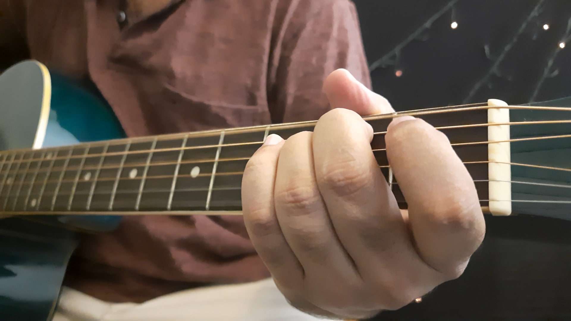 A Guide to play the E Minor Scale in Guitar - musicmaster.in