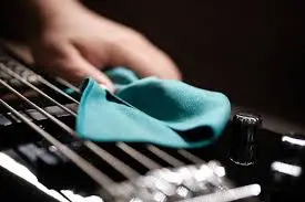 guitar-cleaning