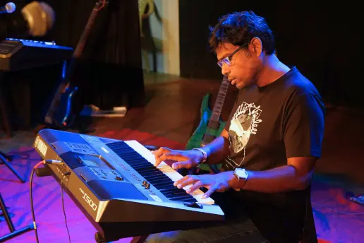Piano lessons for adults at Music Master Pallikaranai