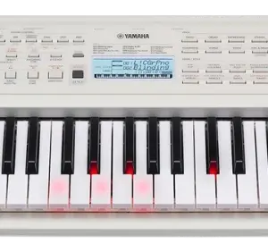 Yamaha psr EZ-310 Front View