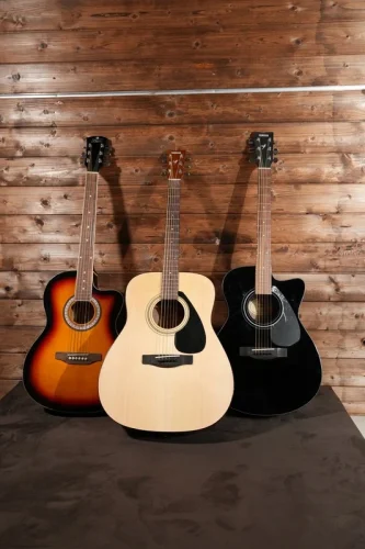 3 Guitars
